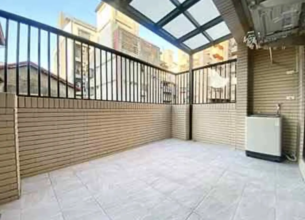 S 590716983 0