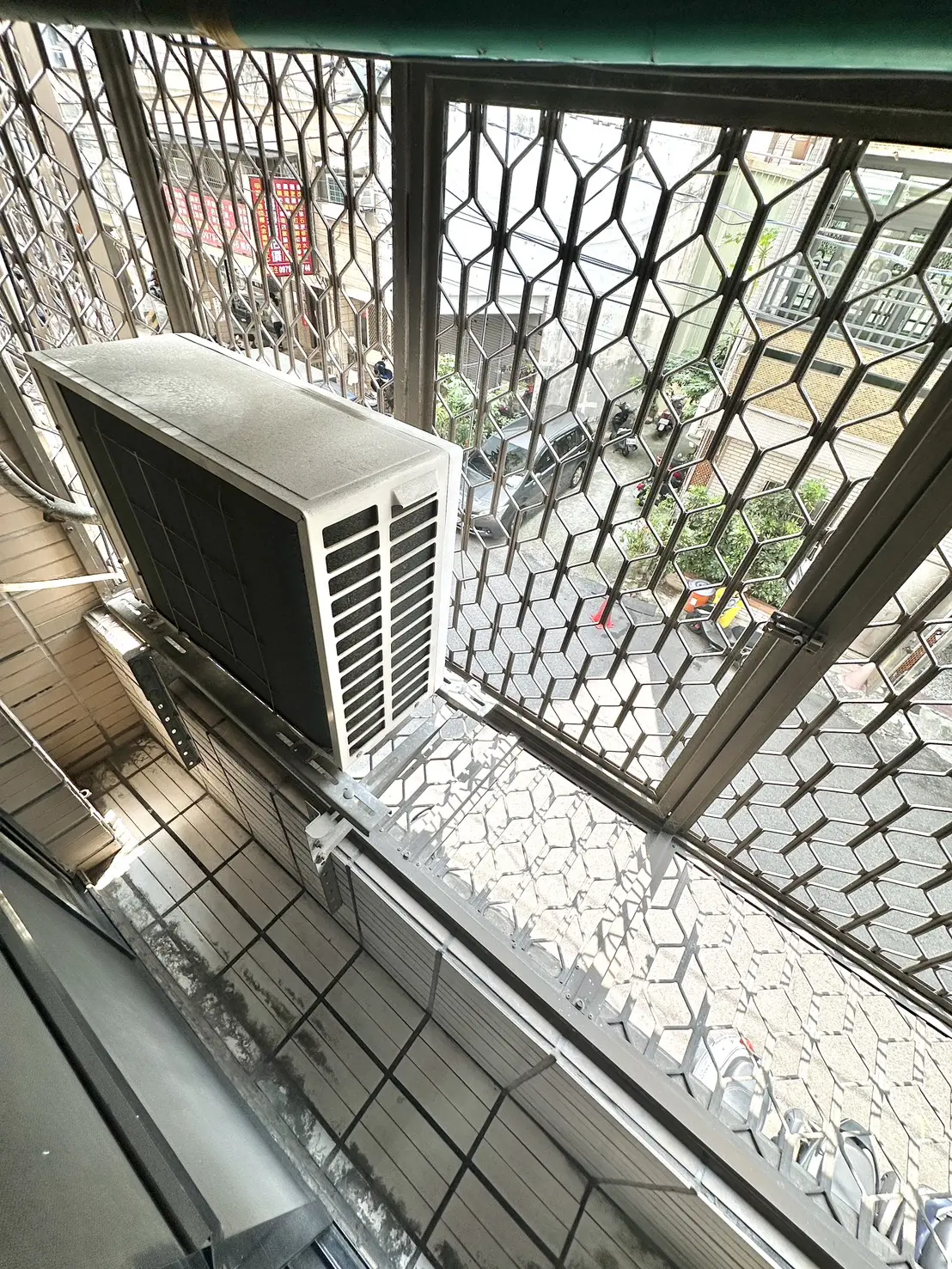 S 14729396 0
