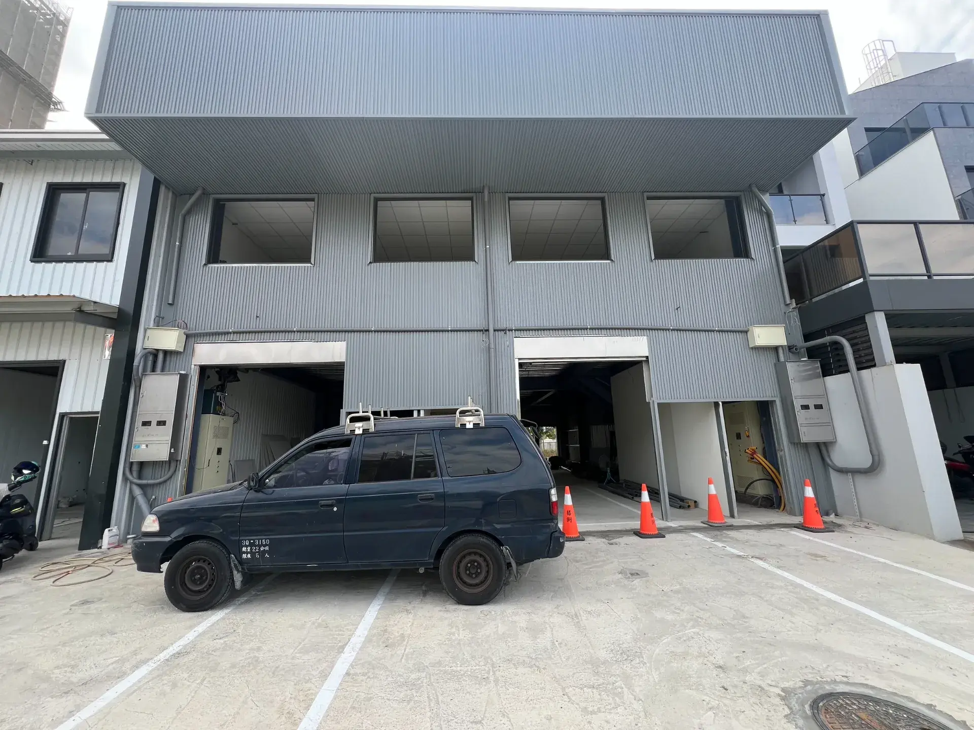 S 98967572 0