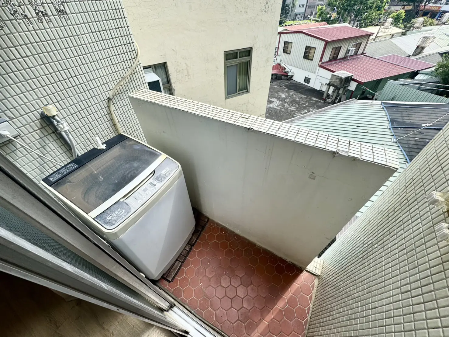 S 49733888 0