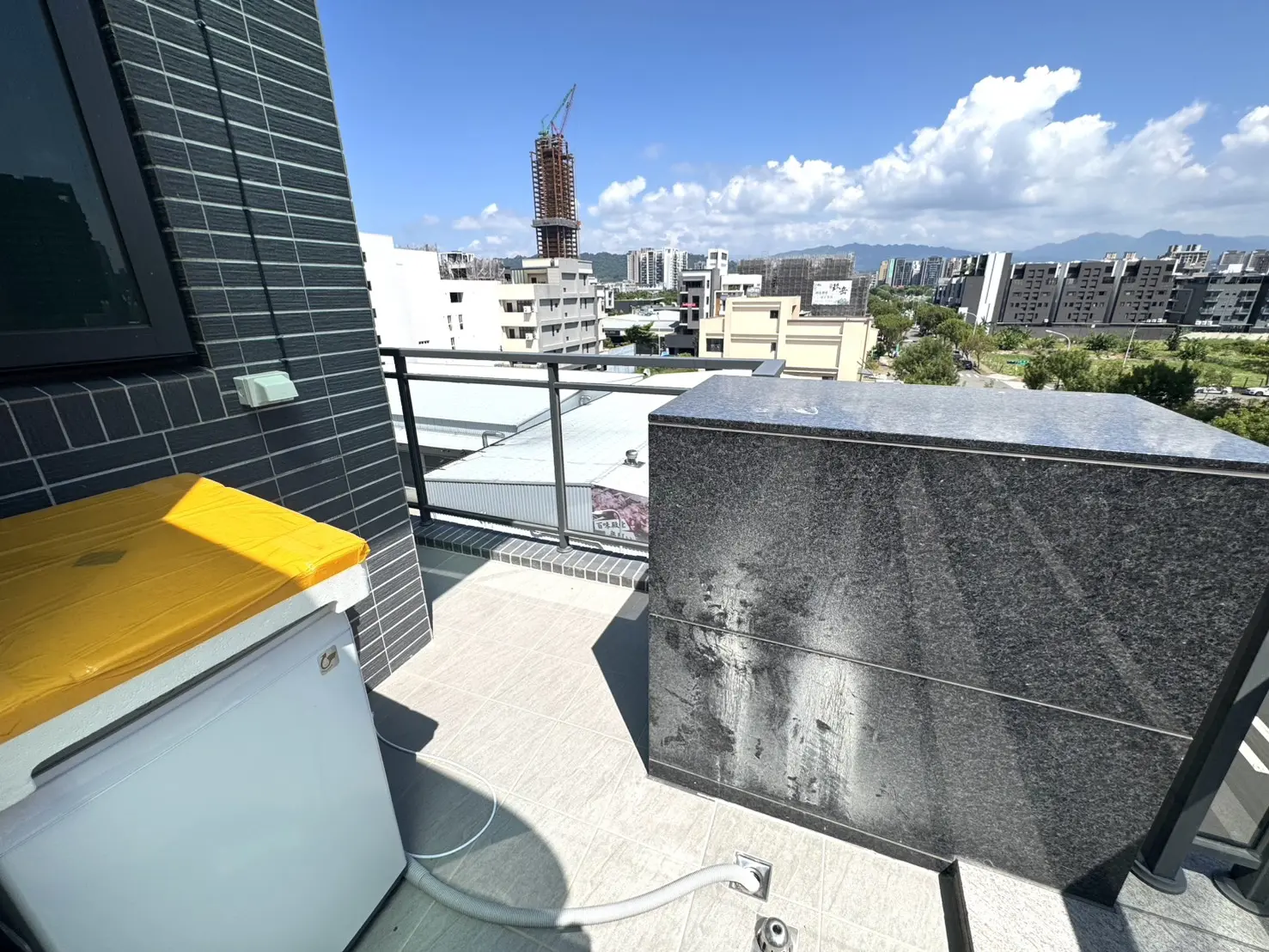 S 42098781 0