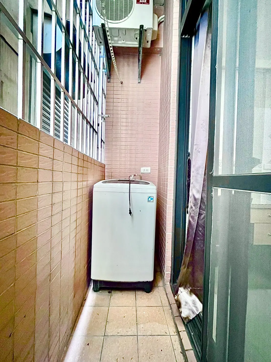 S 602439693 0