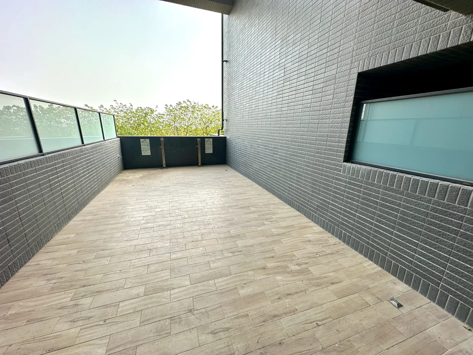 S 21946591 0