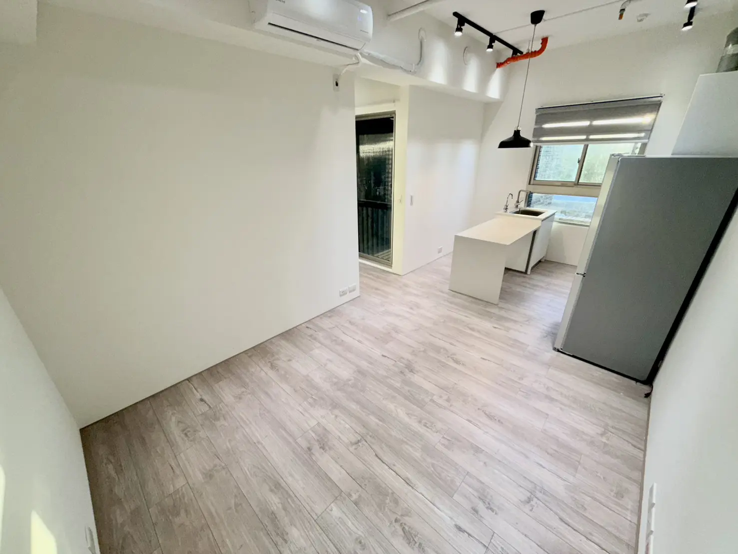 S 10928300 0