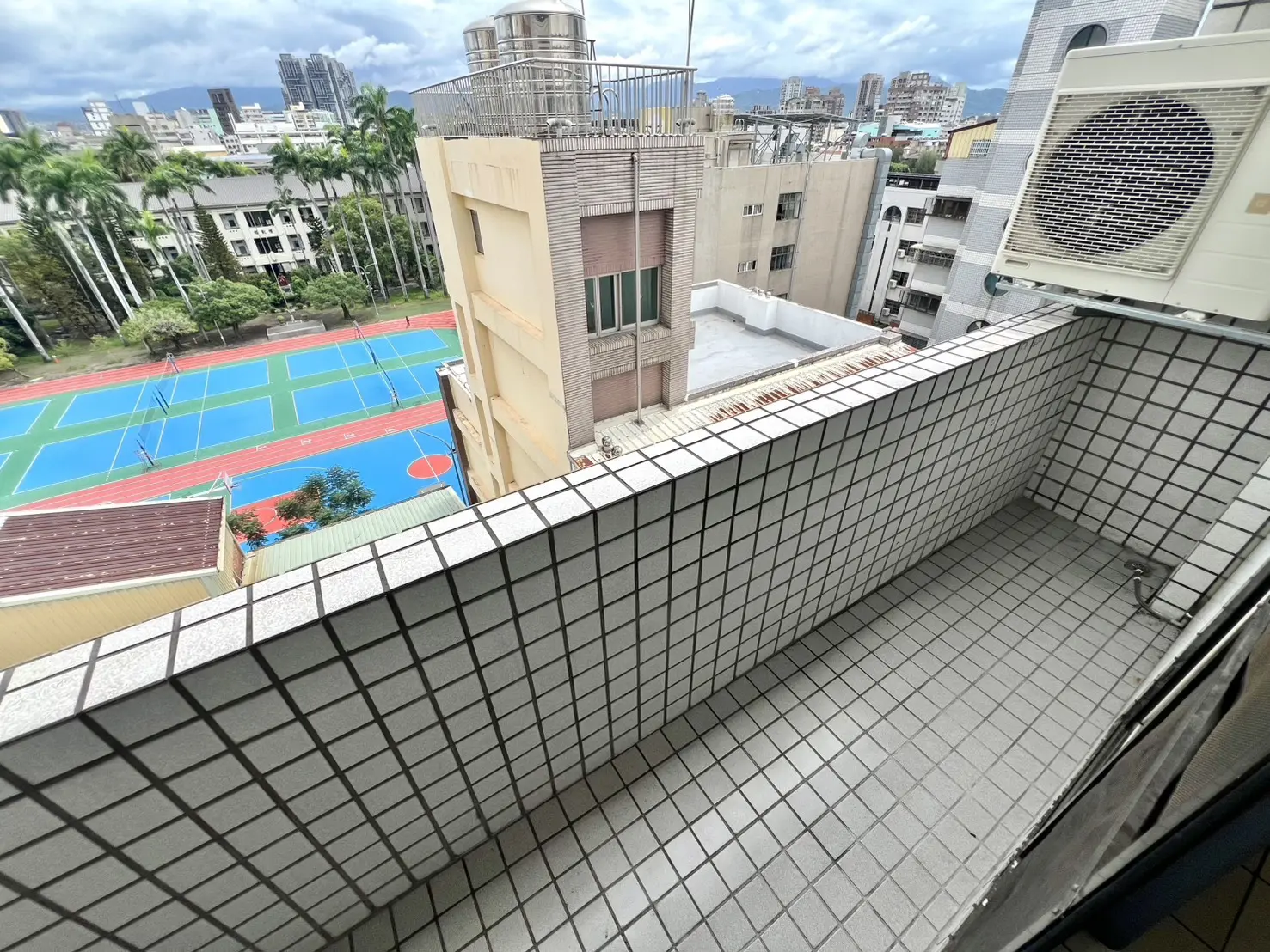 S 49692899 0