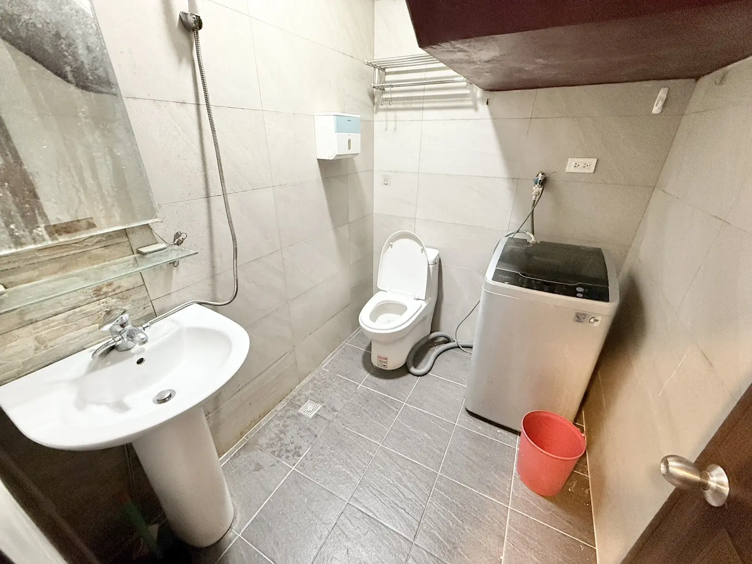 S 51896474 0