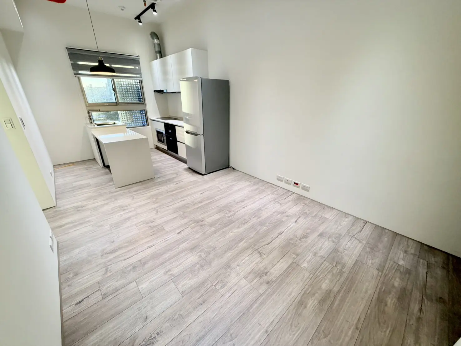 S 10928302 0