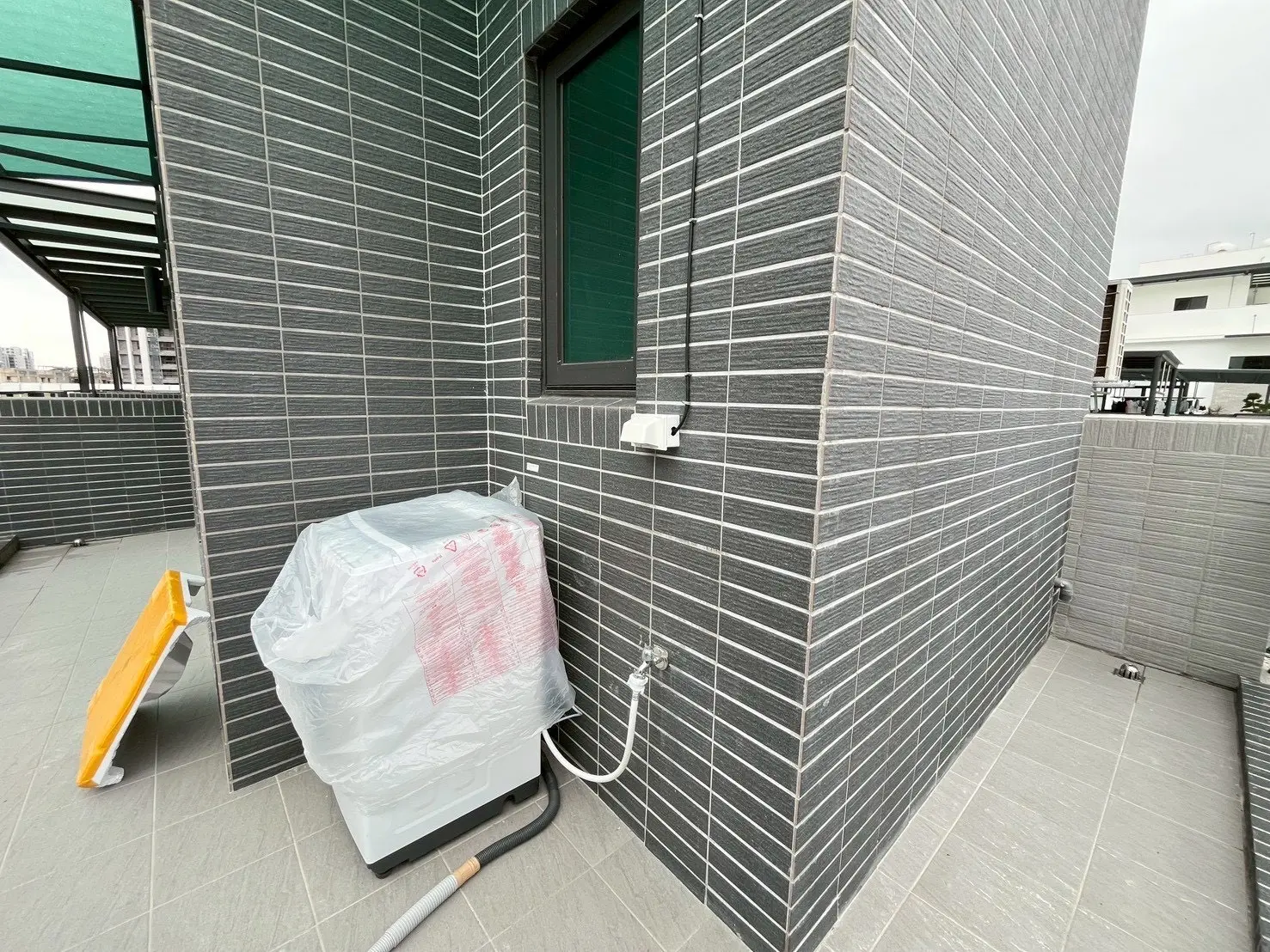 S 41885797 0