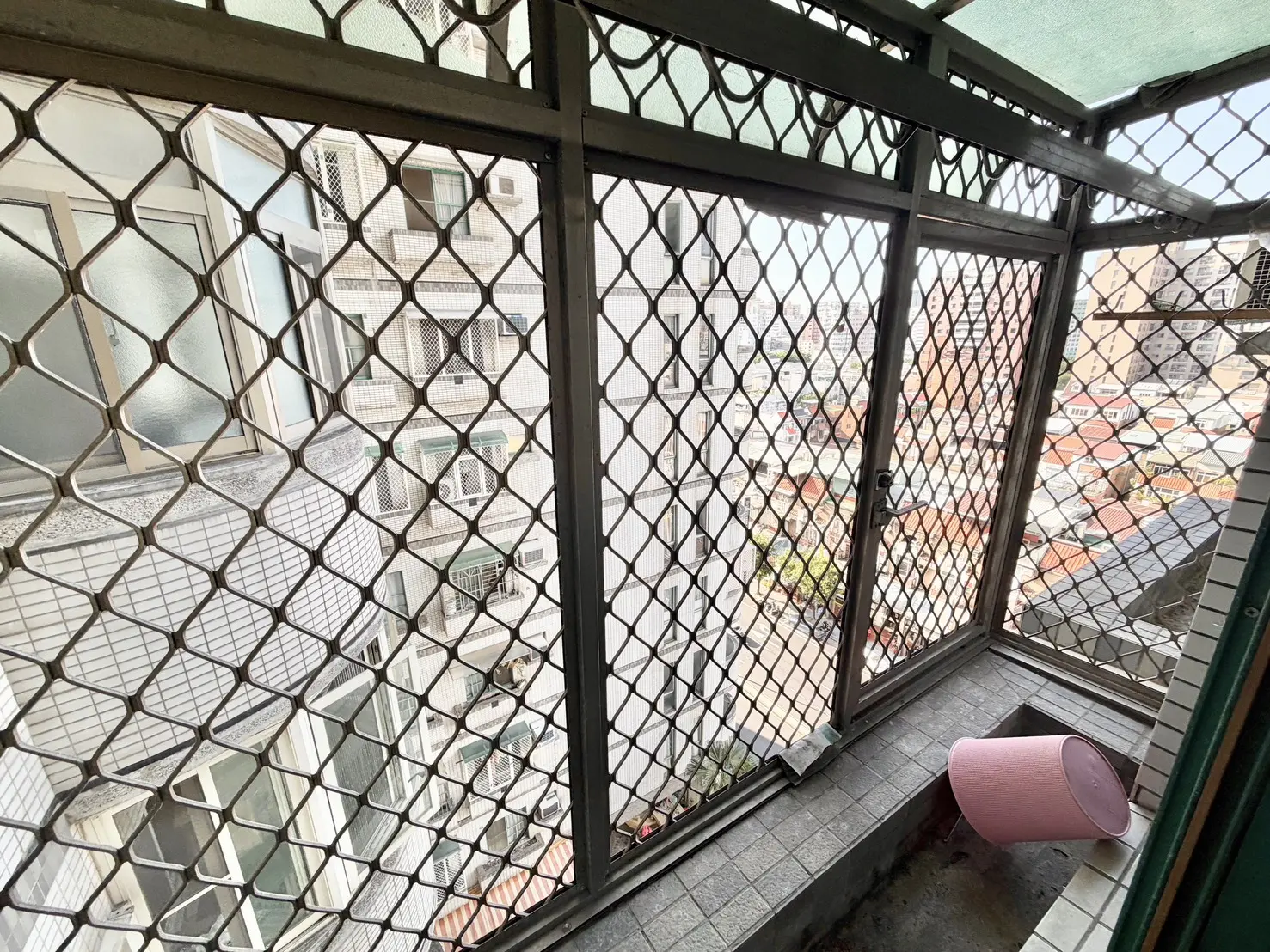 S 49905908 0