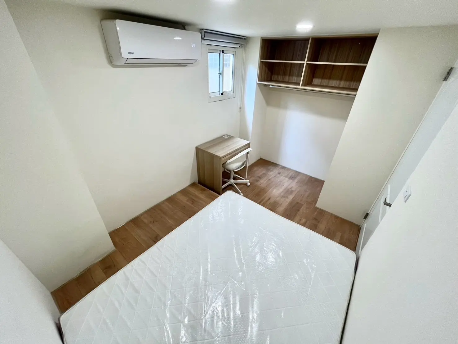 S 607428782 0