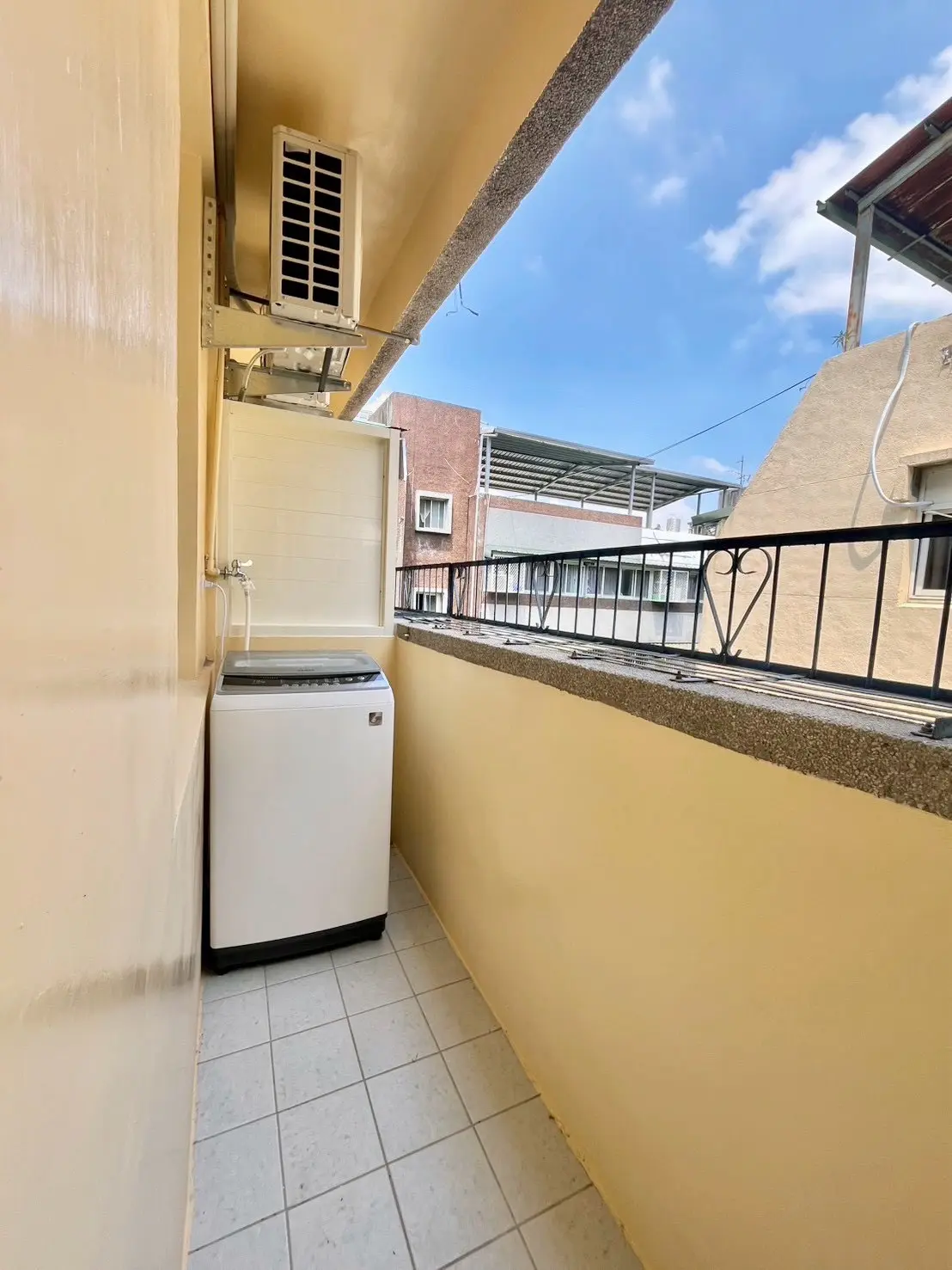 S 601899048 0
