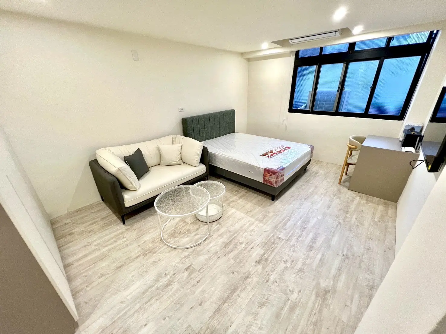 S 607428659 0