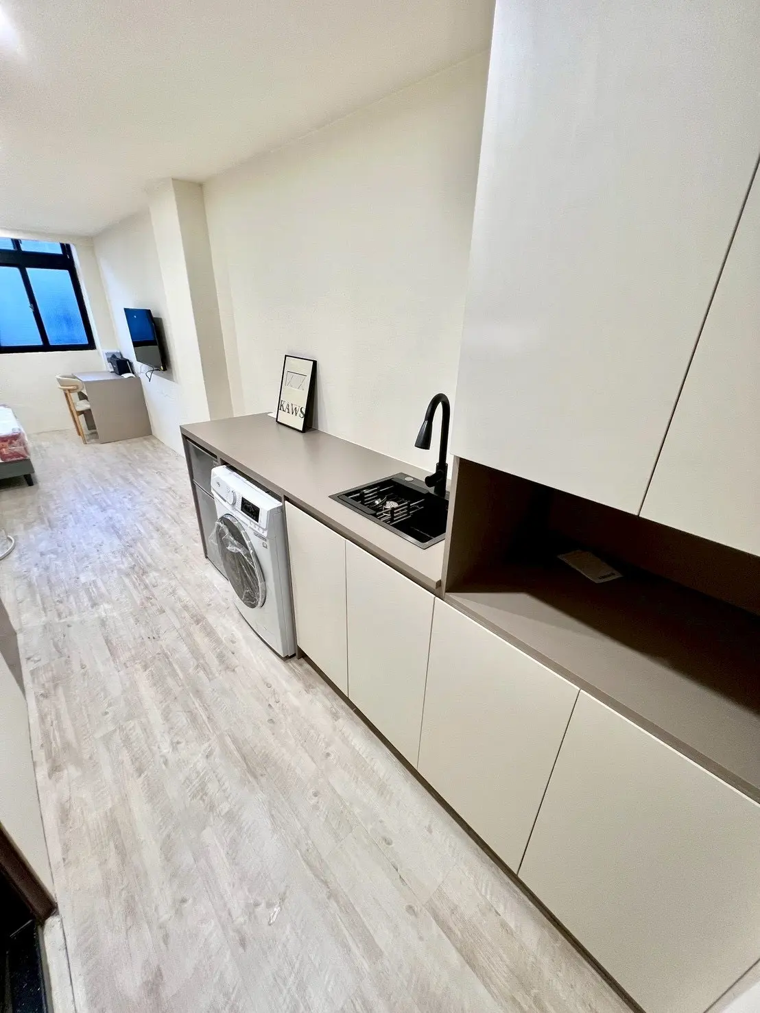 S 607428661 0