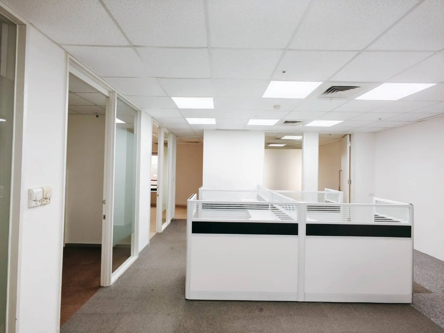 102772 0