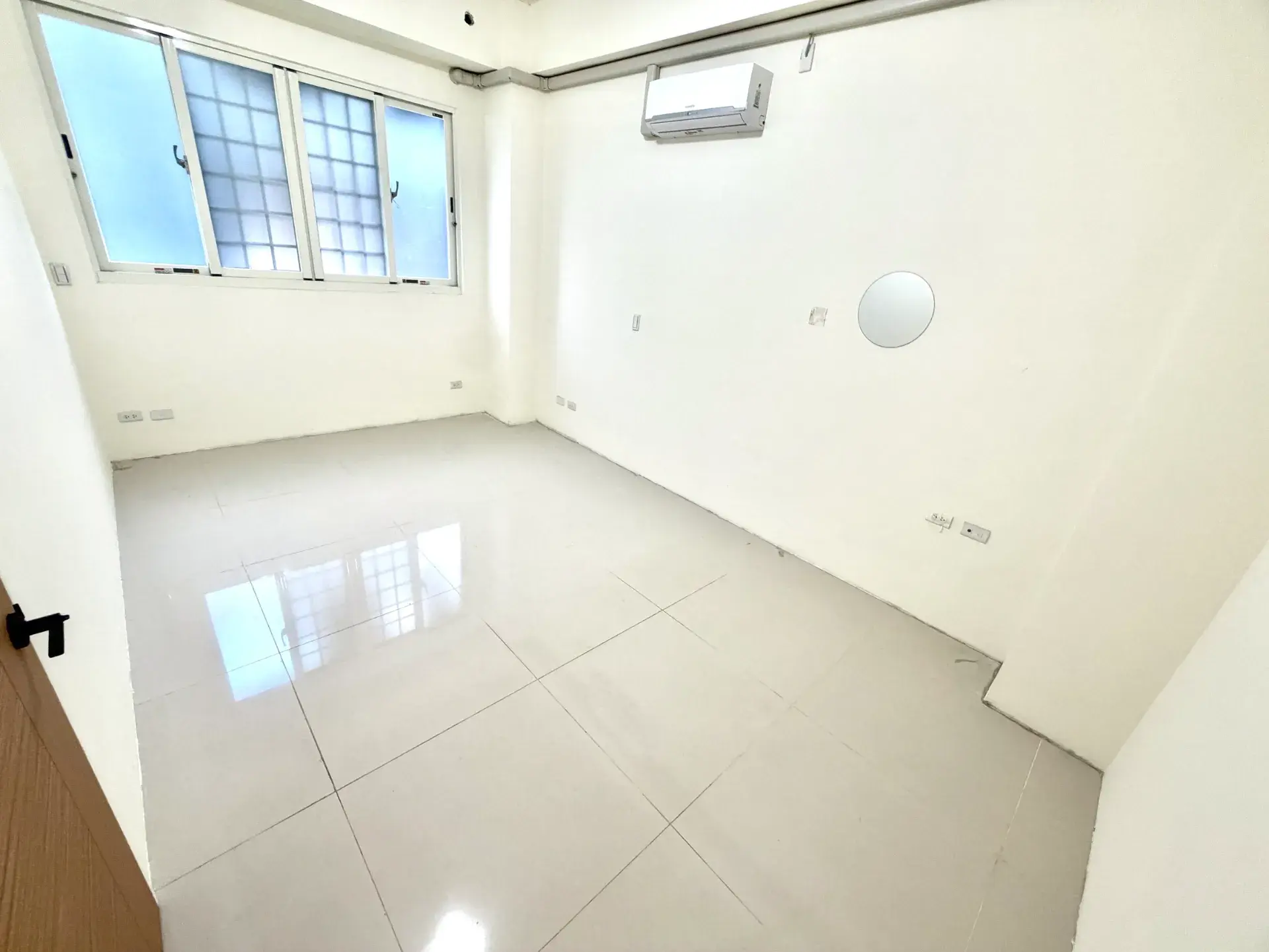 S 21815360 0
