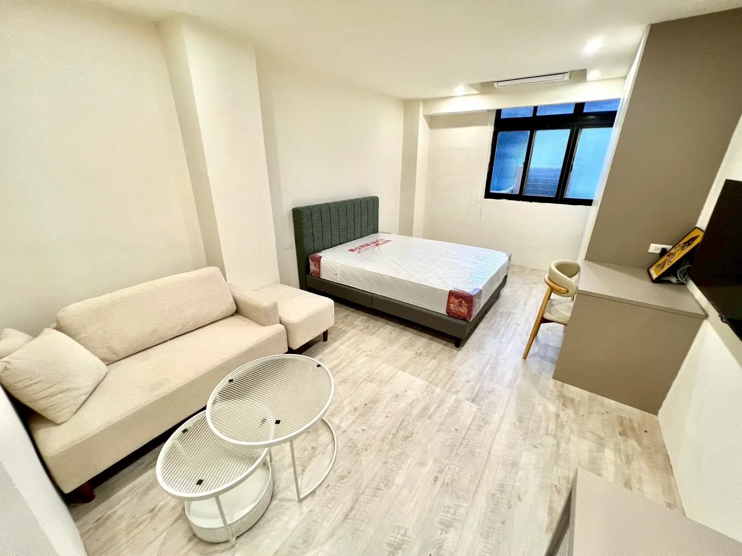 S 607428648 0