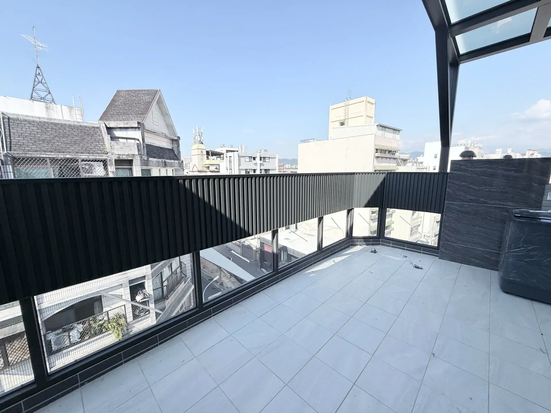 S 198893705 0