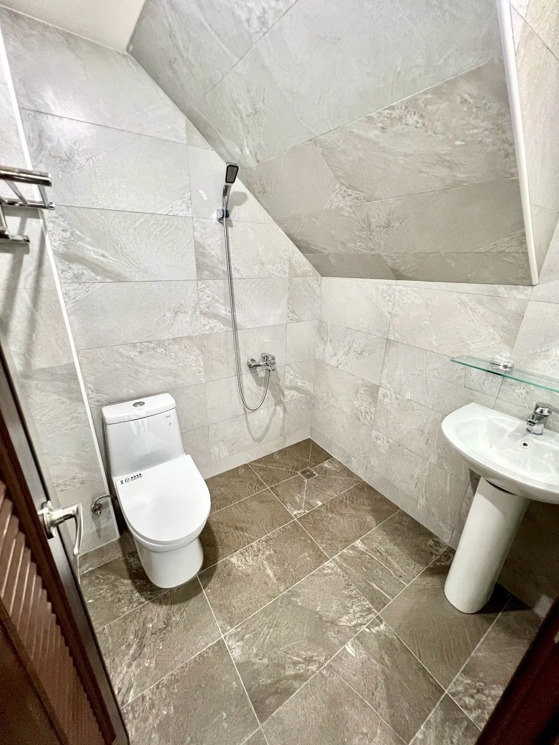 S 607428690 0