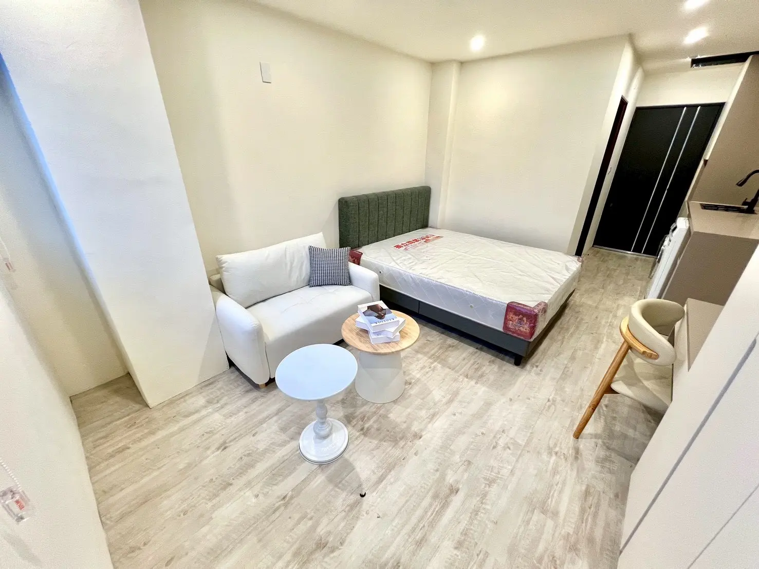 S 607428639 0