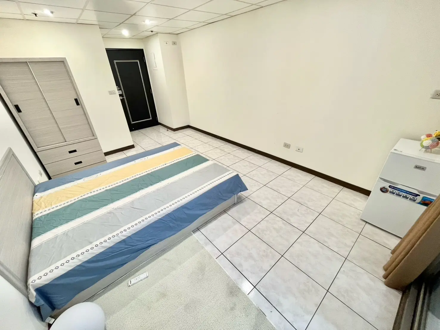 S 604561415 0