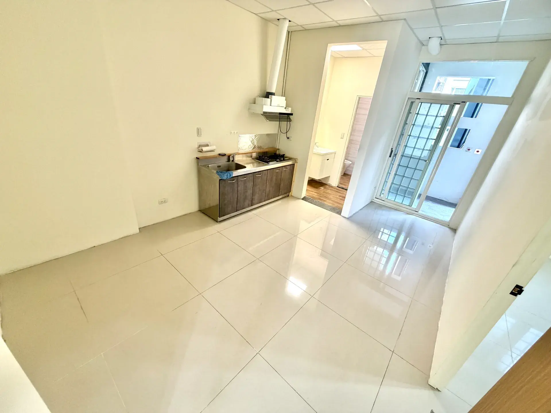 S 21815359 0