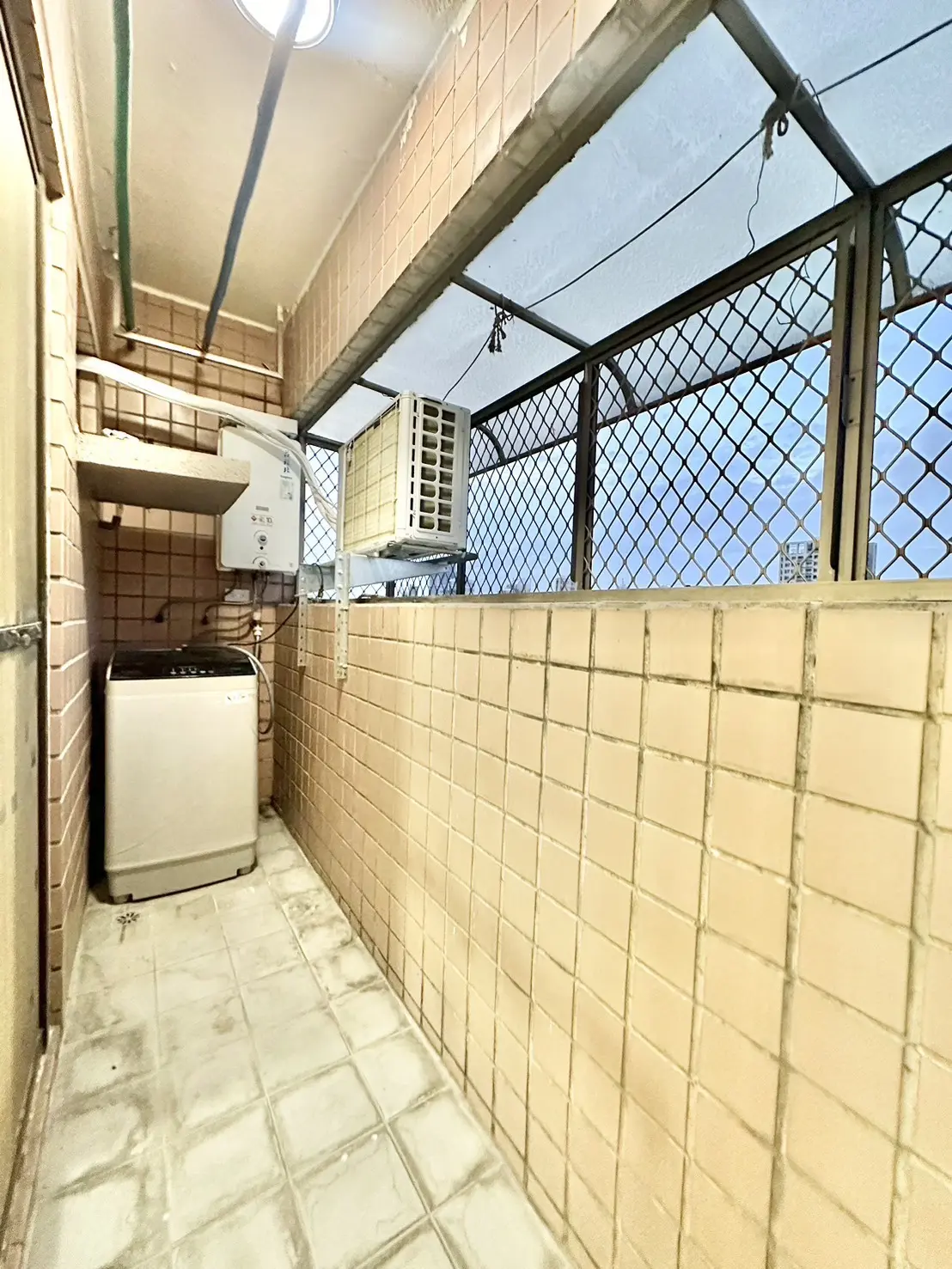 S 90743194 0