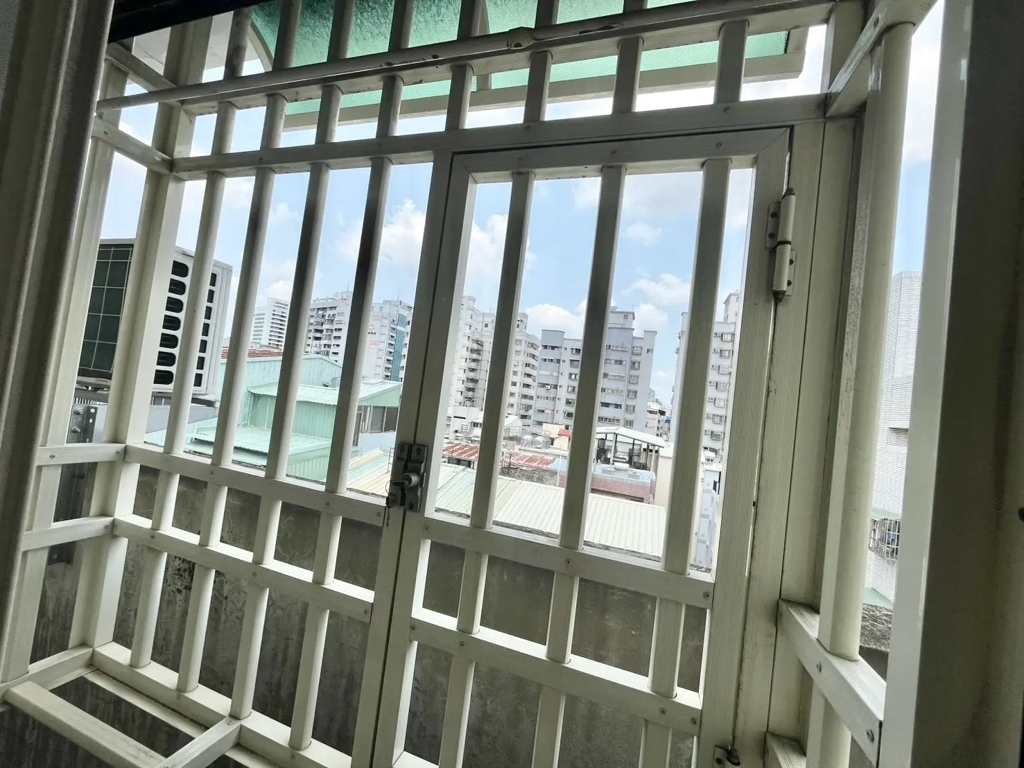 S 607428796 0