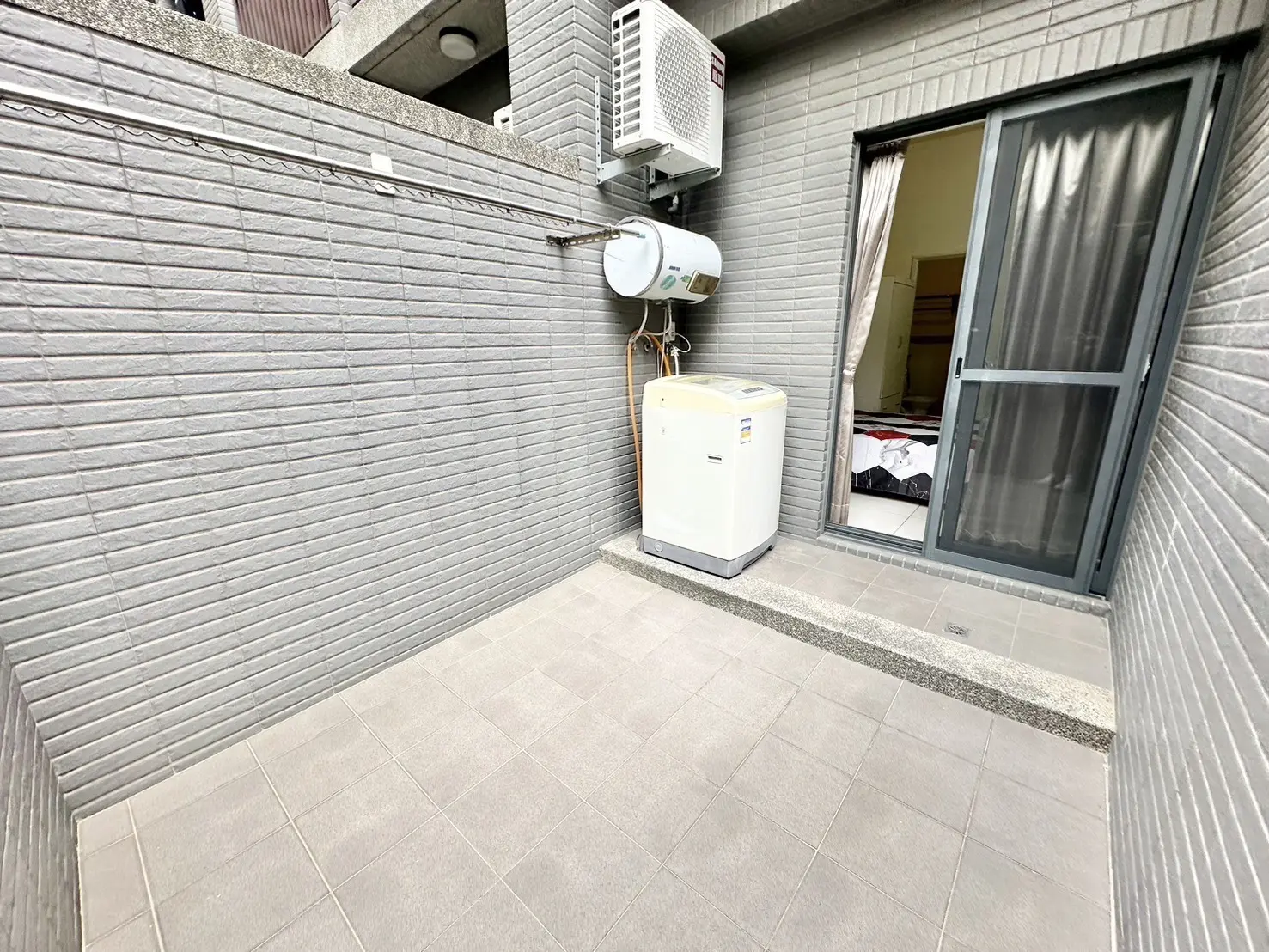 S 90710158 0