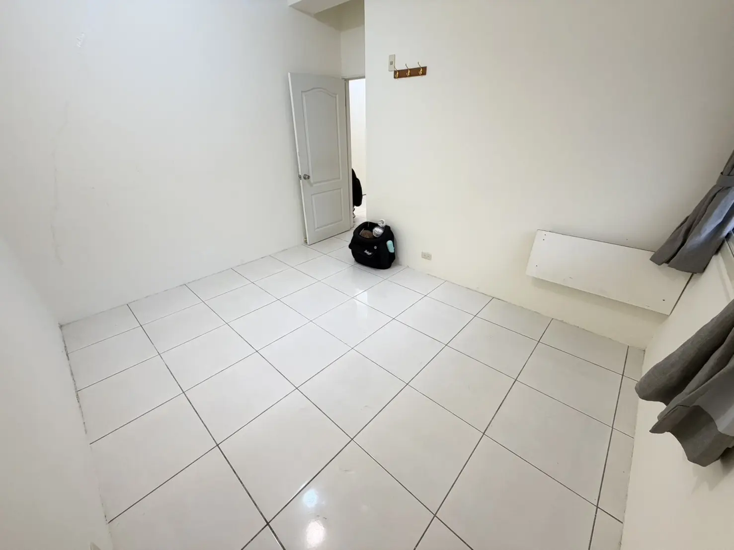 S 8372268 0