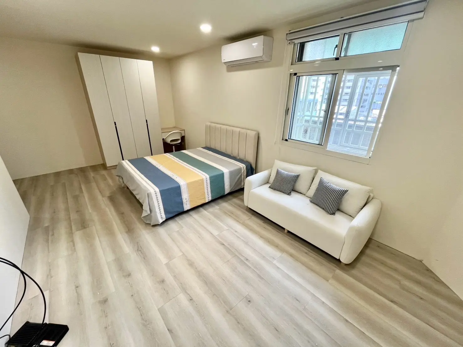 S 607428790 0
